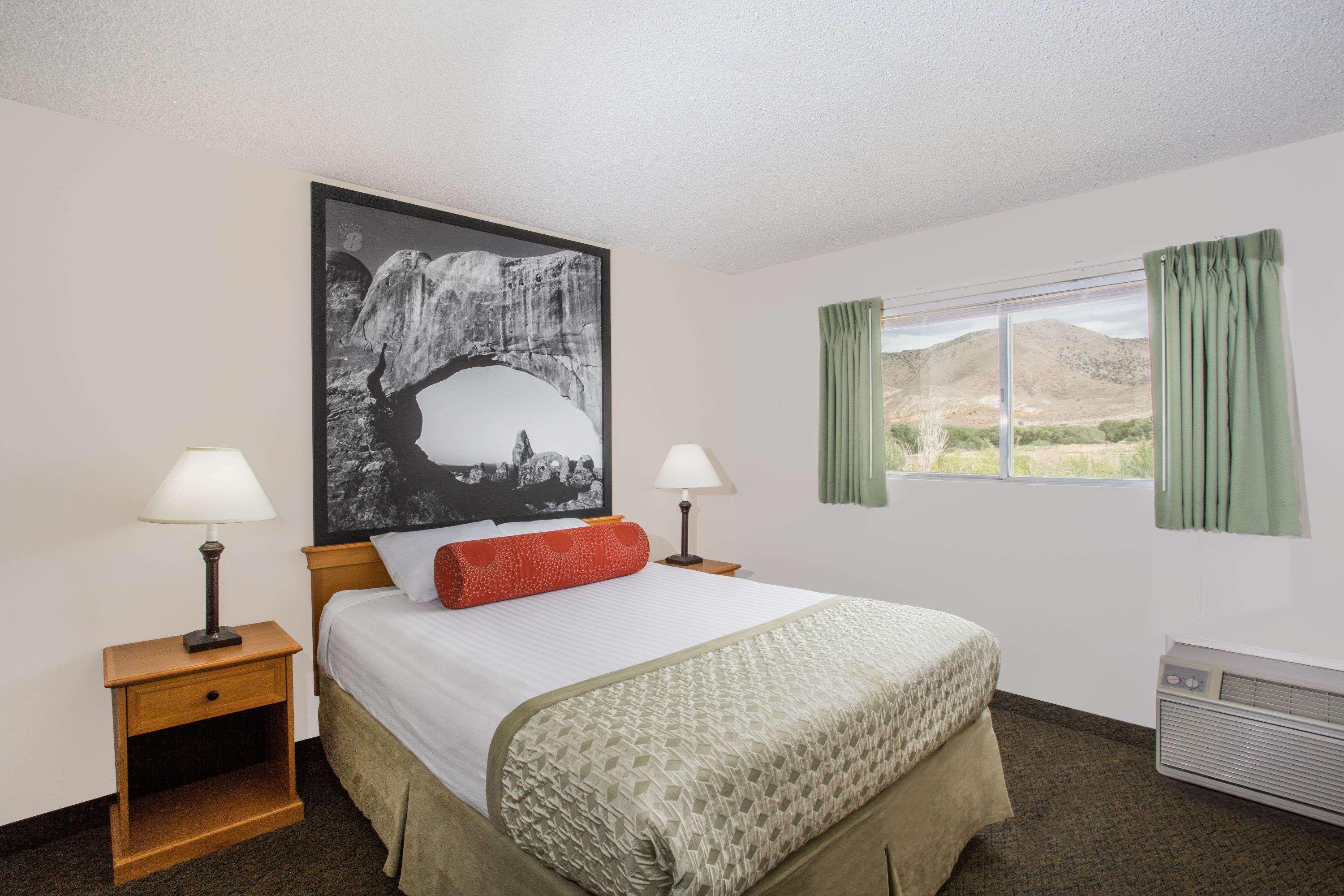 Super 8 By Wyndham Salina/Scenic Hills Area Hotell Exteriör bild